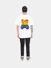 Load image into Gallery viewer, T-shirt Pride Gummy Bear
